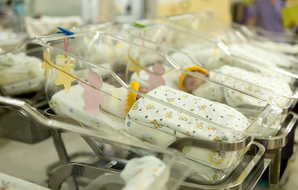 Επίδομα γέννησης: Τη Μεγάλη Τρίτη τα αναδρομικά σε περίπου 60.000 μητέρες