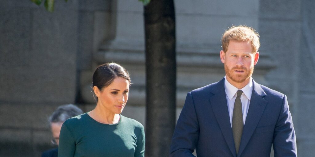 Έκοψε επίσημα δεσμούς με το παλάτι ο Χάρι