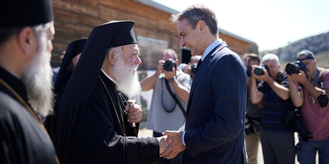 Κοινή επίσκεψη Αρχιεπισκόπου – Μητσοτάκη στο Δήλεσι