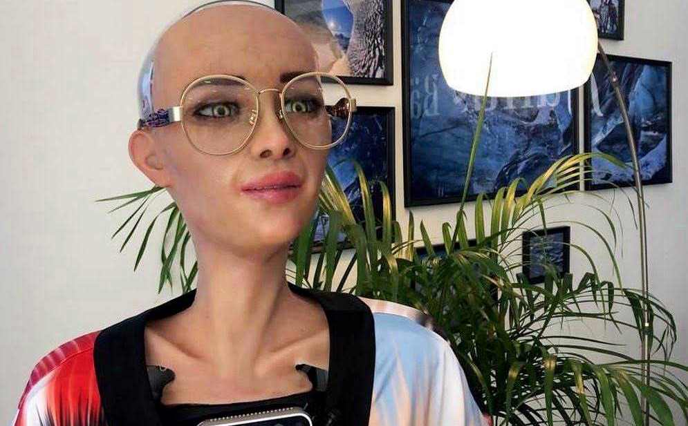 Το Ρομπότ SOPHIA στο Ηράκλειο