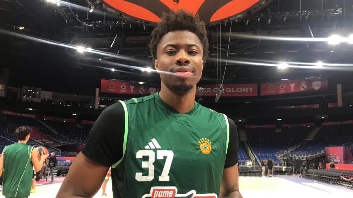 Κώστας Αντετοκούνμπο: Σκυλιά στην άμυνα