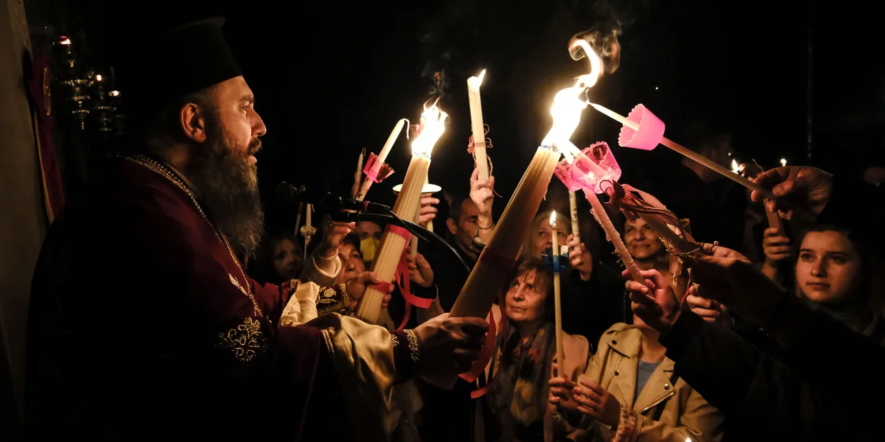 Χριστός Ανέστη: Με λαμπρότητα ο εορτασμός της Ανάστασης σε όλη τη χώρα