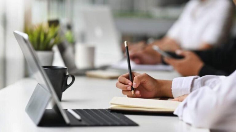 Η… αποστομωτική απάντηση της Μ. Σάττι σε Τούρκο δημοσιογράφο