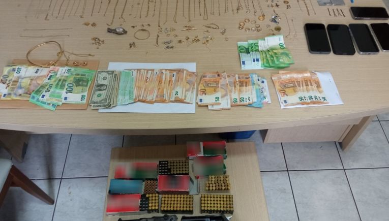 Τους έπιασαν με κλοπιμαία 27.000 ευρώ