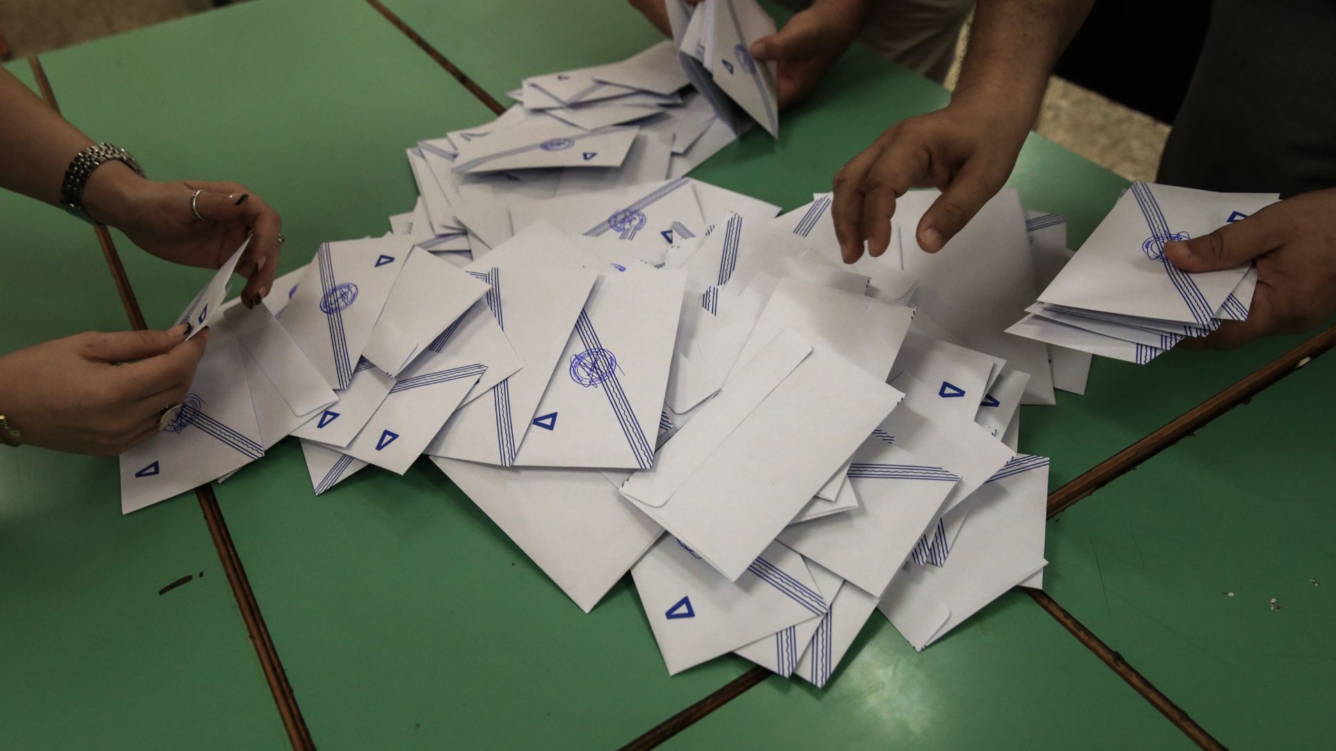 Σε ρυθμό ευρωεκλογών η χώρα – Οδηγίες λίγες ώρες πριν από τις κάλπες – Για πρώτη φορά η επιστολή ψήφος