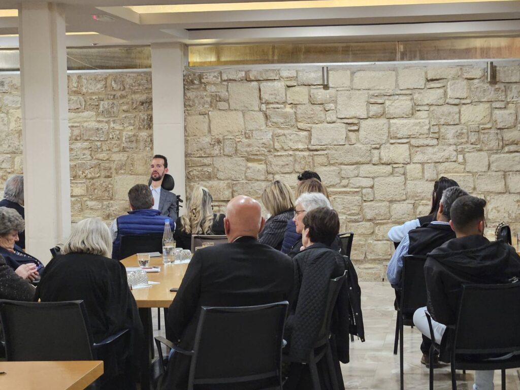 Συνάντηση Κυμπουρόπουλου με πολίτες στο Ηράκλειο