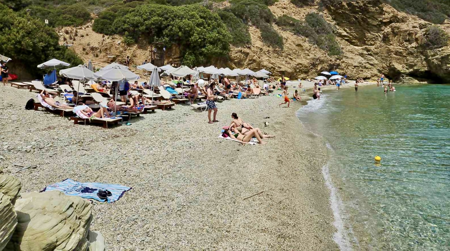 Γέμισαν κόσμο οι παραλίες