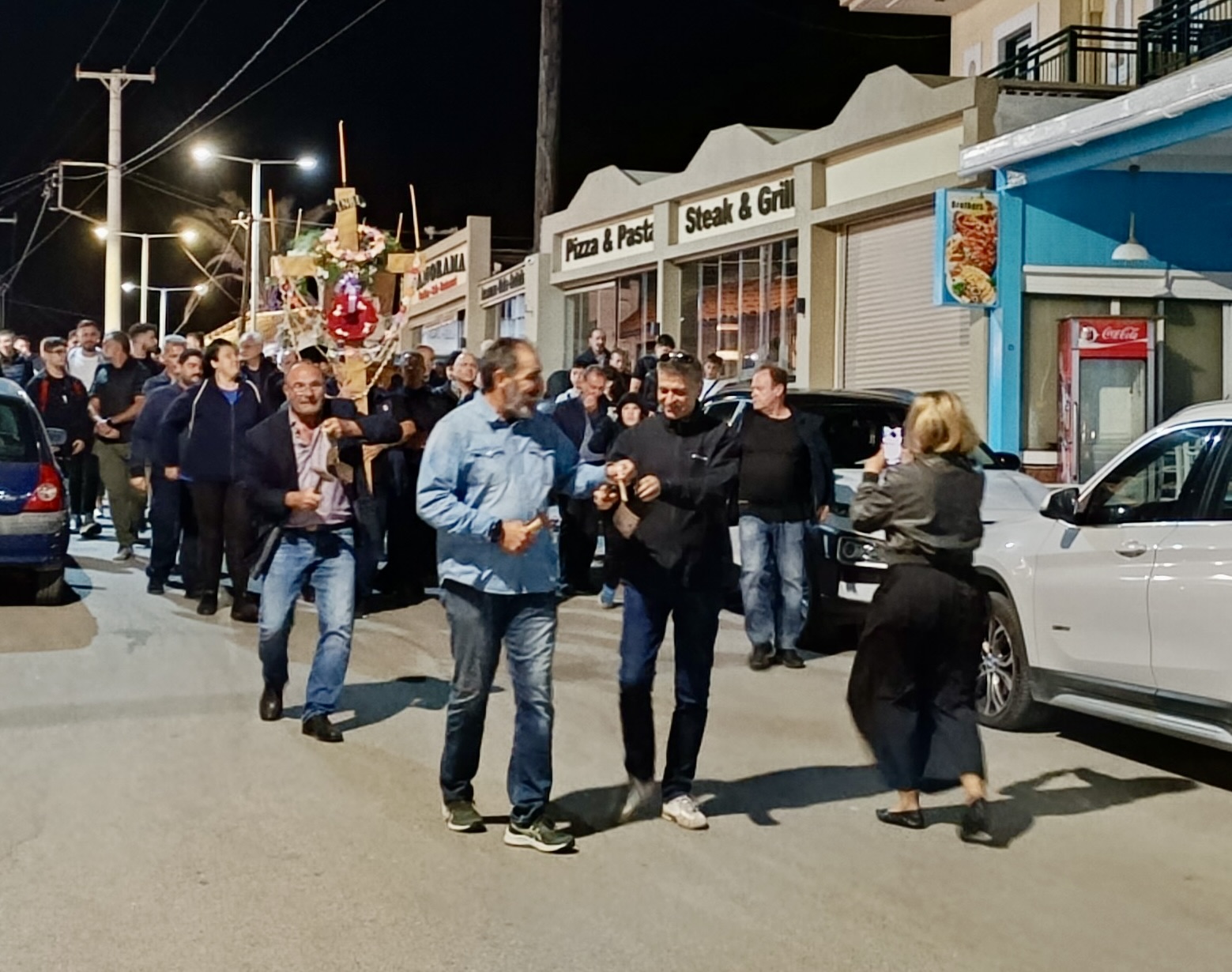 Το χωριό με τα σήμαντρα έστειλε μήνυμα με τον Επιτάφιο για τα τροχαία δυστυχήματα