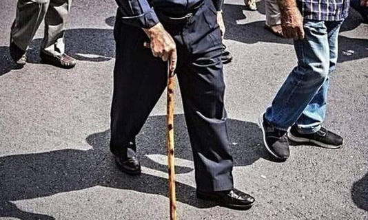 Προνομιακή σύνταξη 400 ευρώ στους οφειλέτες των ταμείων