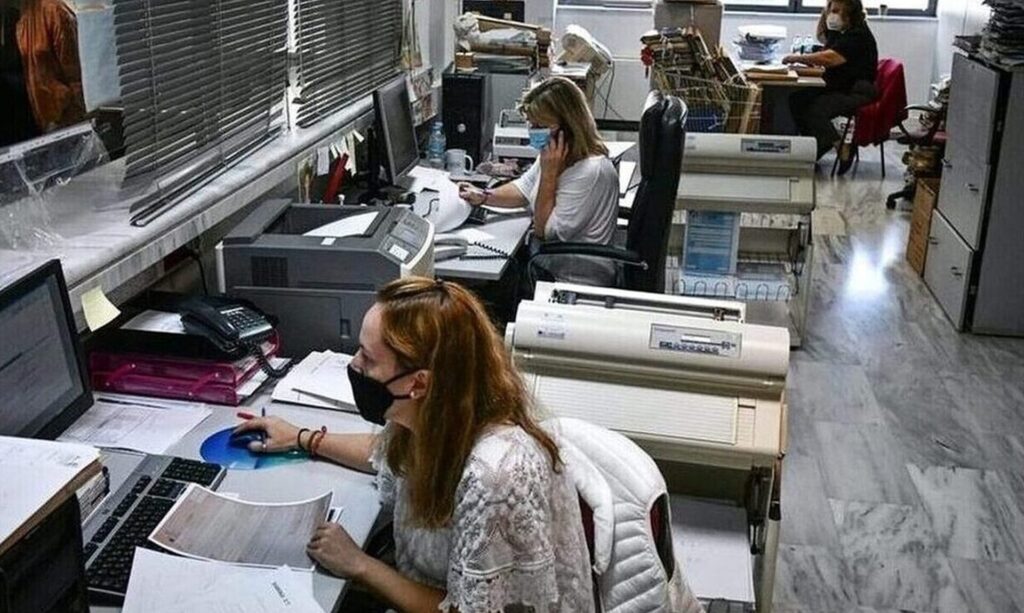 Πρόωτη σύνταξη: Οι κατηγορίες που μπορούν να κάνουν χρήση των ευνοϊκών διατάξεων