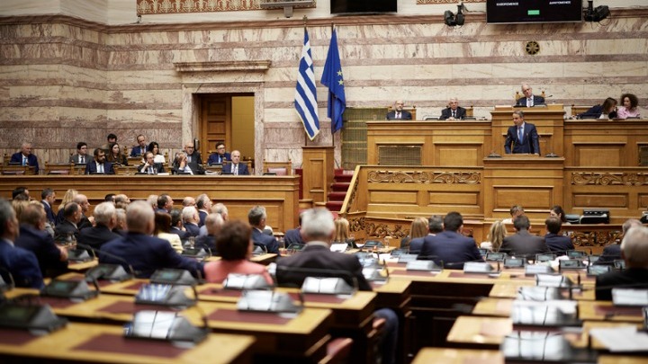 «Προ ημερησίας» αντιπαράθεση των αρχηγών για την ακρίβεια – Αγόρευση του πρωθυπουργού