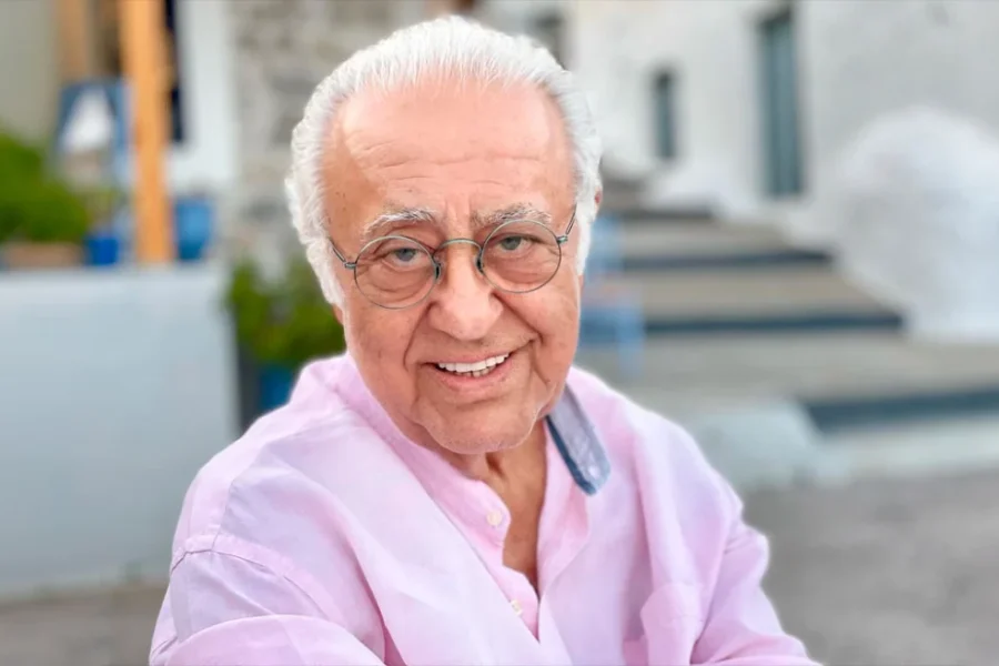 Πέθανε ο … σκηνοθέτης του Ανδρέα Παπανδρέου