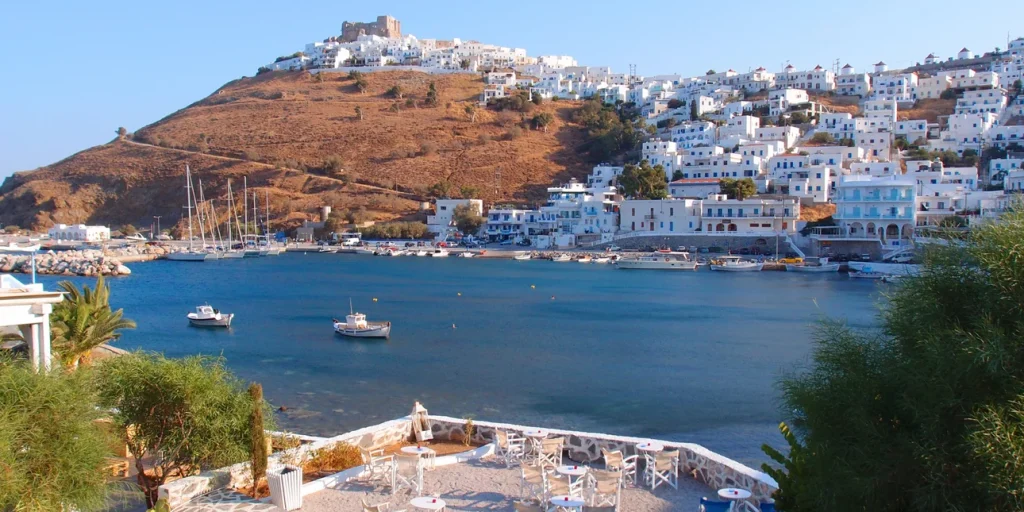 Μη…συμβατικά νησιά στην Ελλάδα αναζητούν οι Βρετανοί