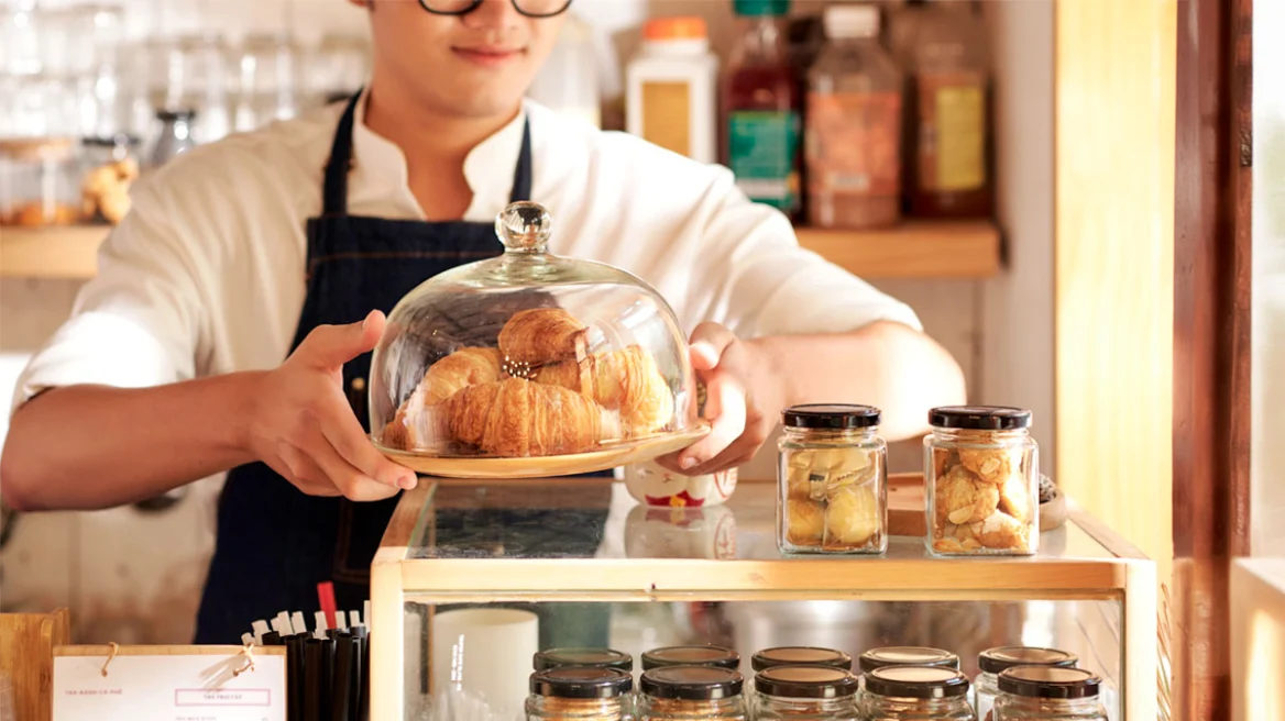 Και με το νόμο 6ημερη εργασία στην Ελλάδα!