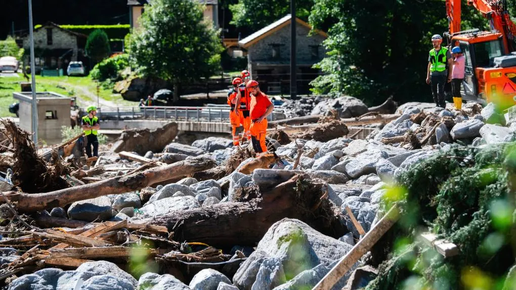 Σαρώνουν οι πλημμύρες την Ελβετία