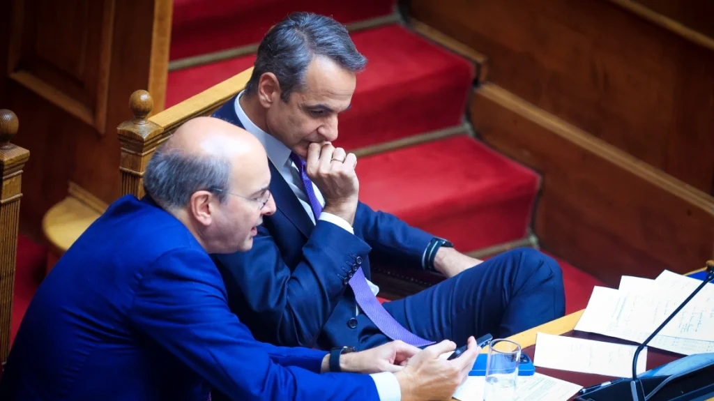 Ποιοι και πότε θα πάρουν κοινωνικό μέρισμα από τα υπερκέρδη των διυλιστηρίων