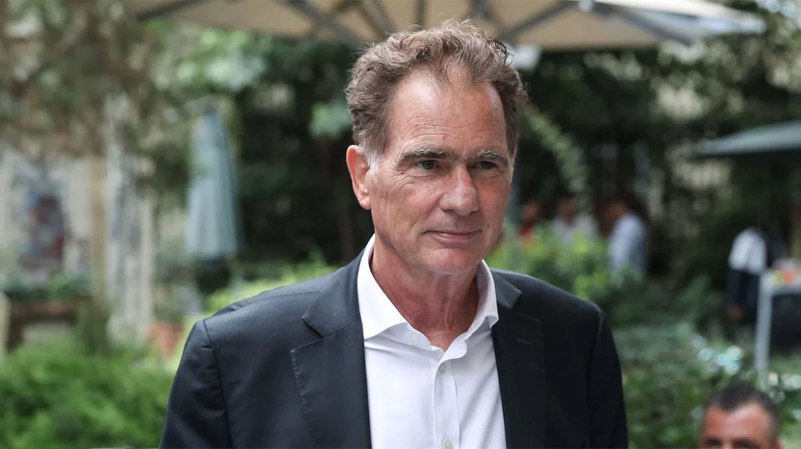 Θέμα ηγεσίας βάζει και ο Παπανδρέου