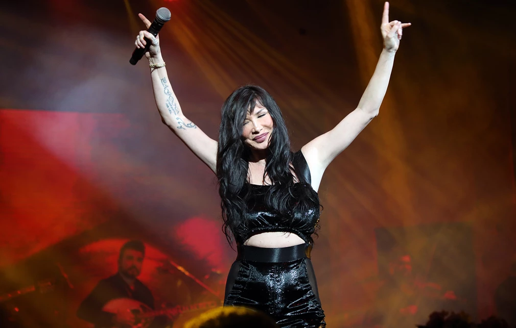 Χειροπέδες σε 6 άτομα στο κέντρο που εμφανίζεται η Πάολα