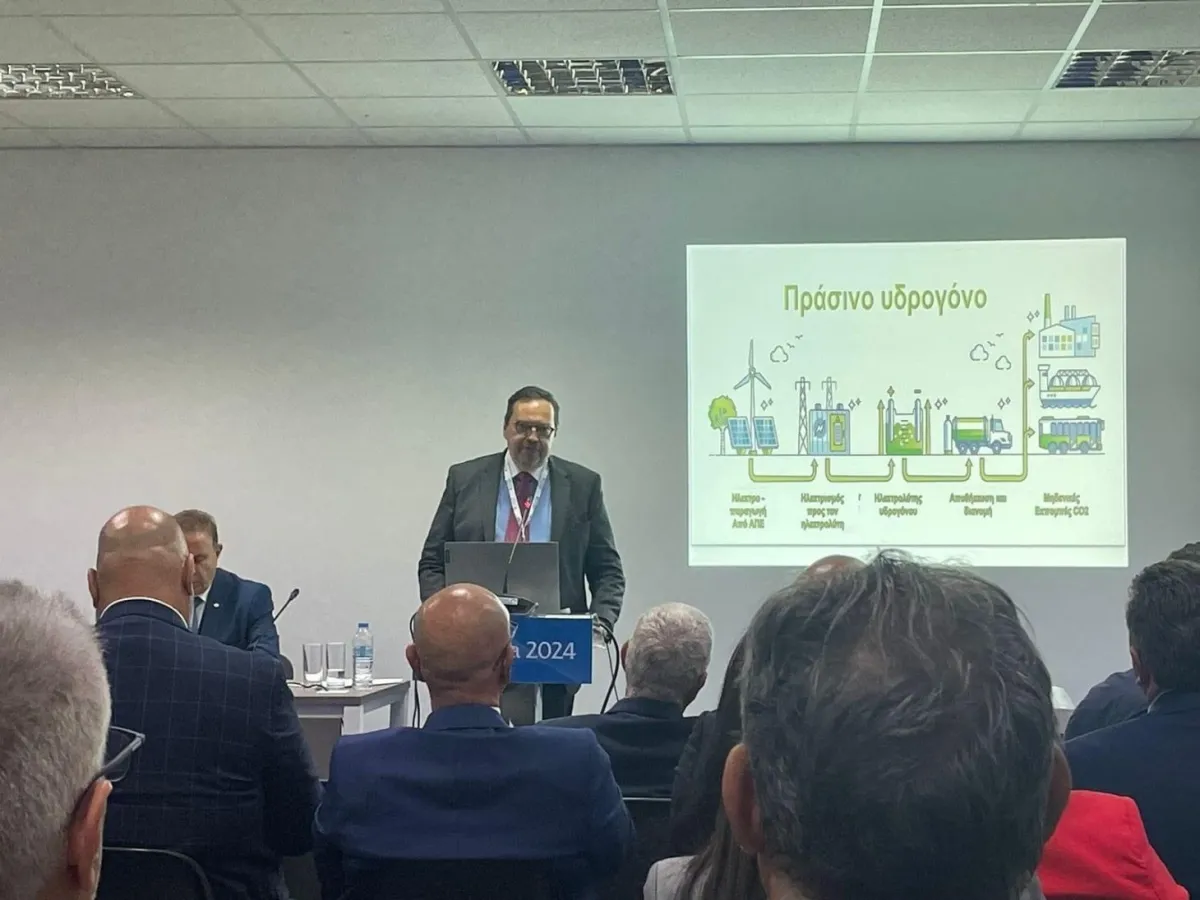 Posidonia 2024: Παρουσίαση υδρογόνου ως εναλλακτικού καύσιμου από τον Μηνά Παπαδάκη