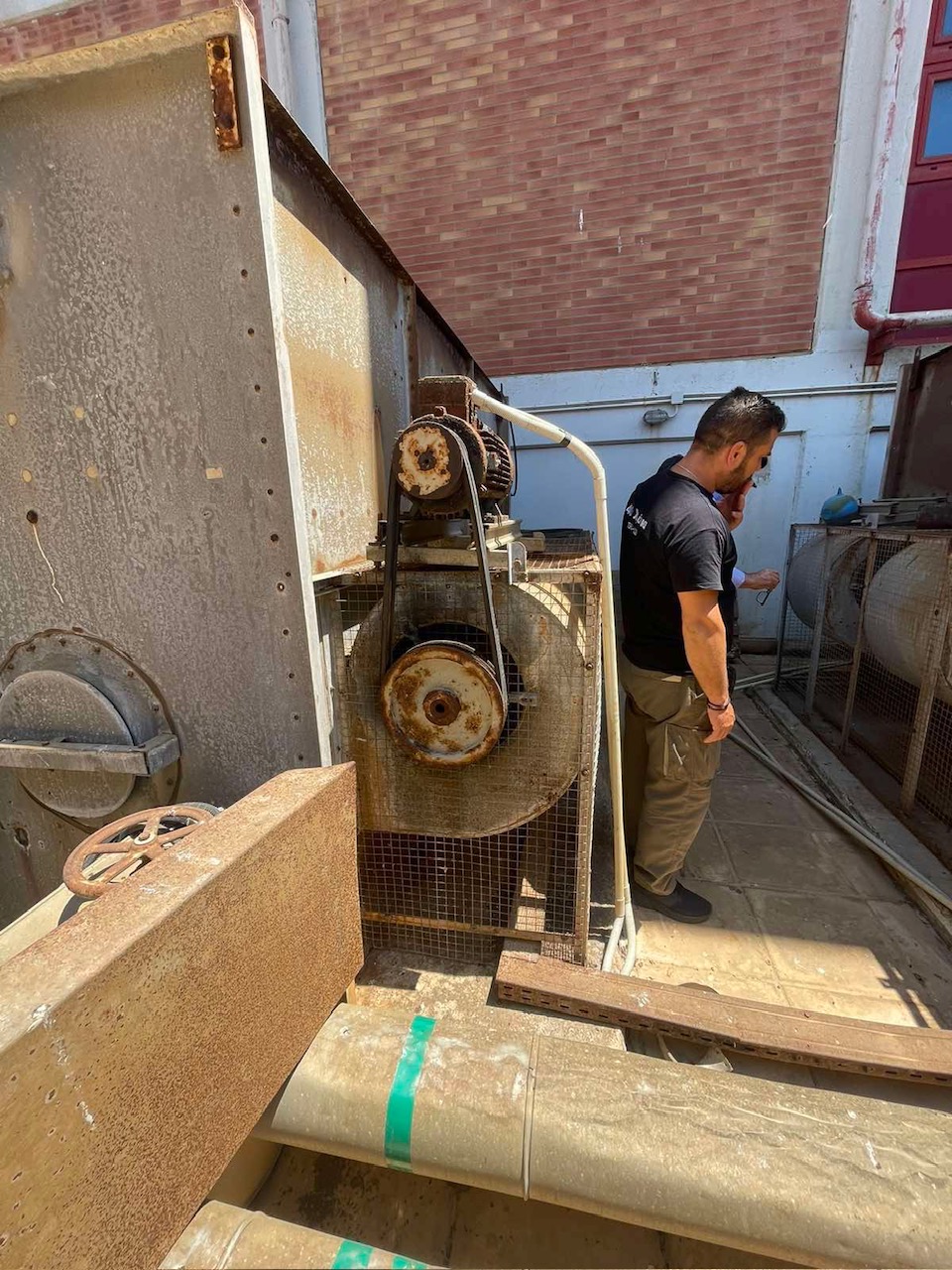 Φτιάχνουν μετά την παρέμβαση από το ΘΕΜΑ τα 2 από τα 3 κλιματιστικά στα “Δυο Αοράκια”