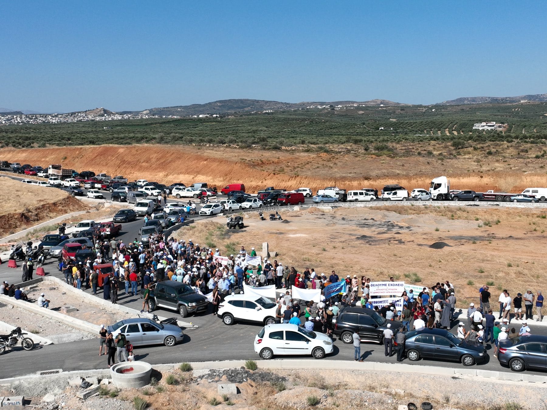 Το Περιφερειακό Συμβούλιο στηρίζει τους σεισμοπαθείς