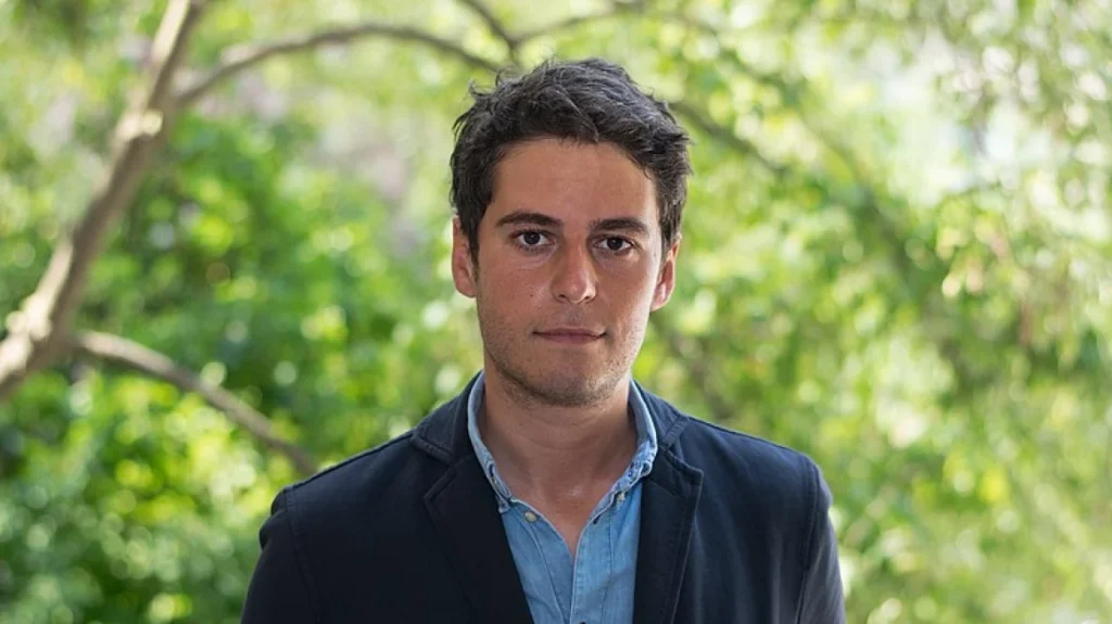 Γαλλία: Παραμένει πρωθυπουργός ο Ατάλ