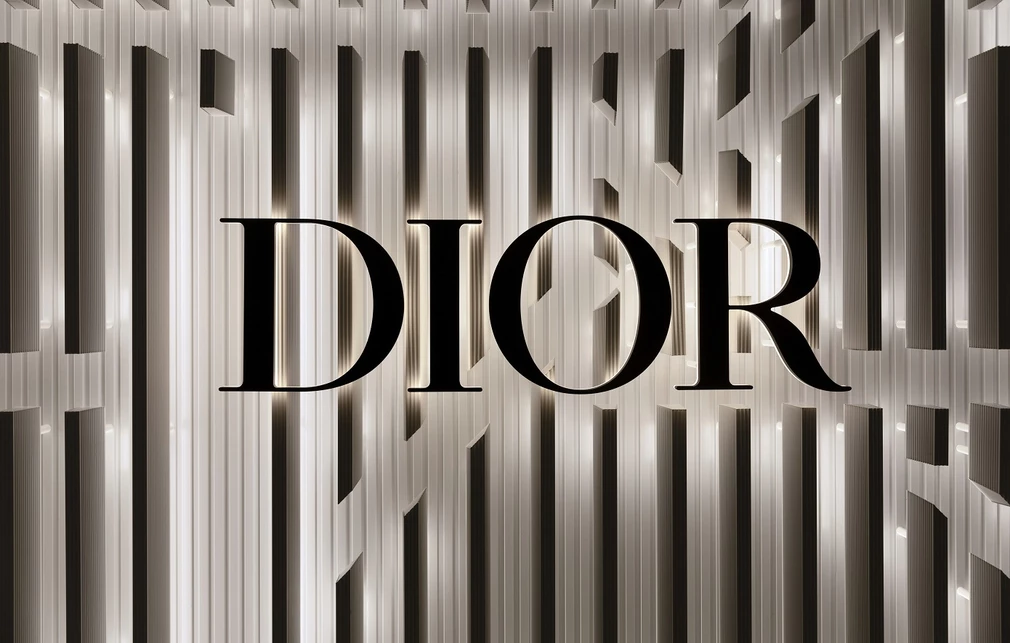 Θύελλα στην Ιταλία για Armani και Dior