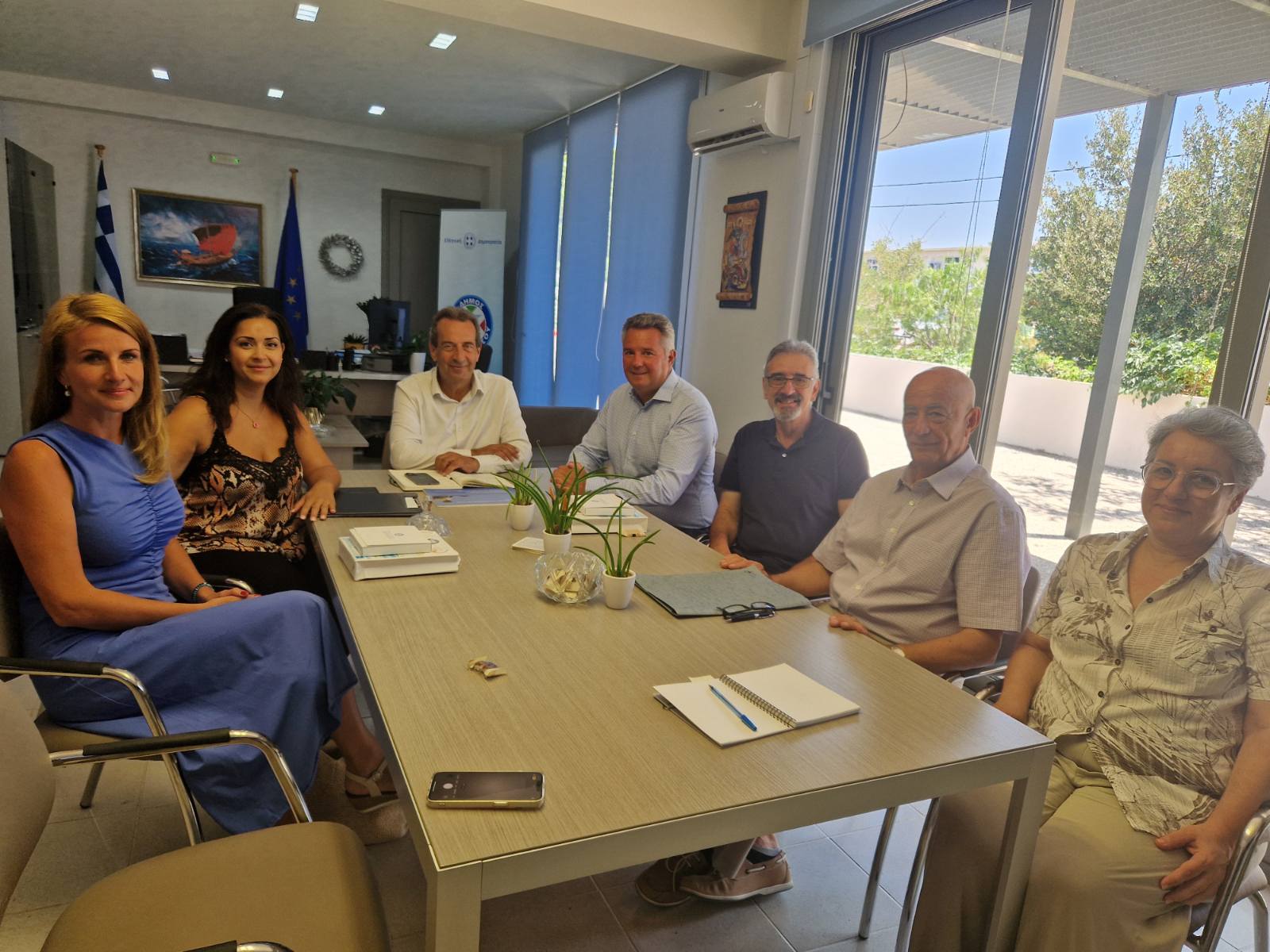 Ο Δήμαρχος Χερσονήσου με εκπροσώπους του Δικτύου Ελληνικών Αιρετών Αυτοδιοίκησης Ευρώπης