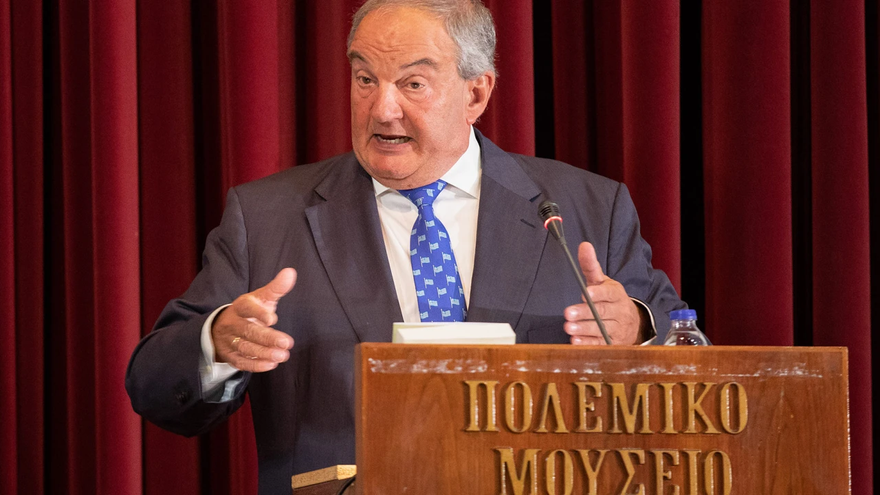 Ιδιαιτέρως σκληρή κριτική Καραμανλή σε Μητσοτάκη!