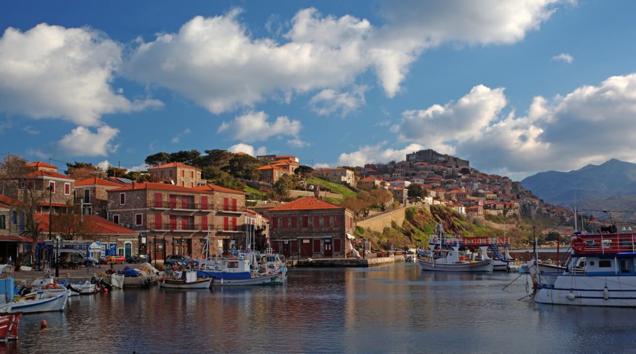 Οι υψηλές τιμές φέρνουν τουρίστες από την Τουρκία στην Ελλάδα