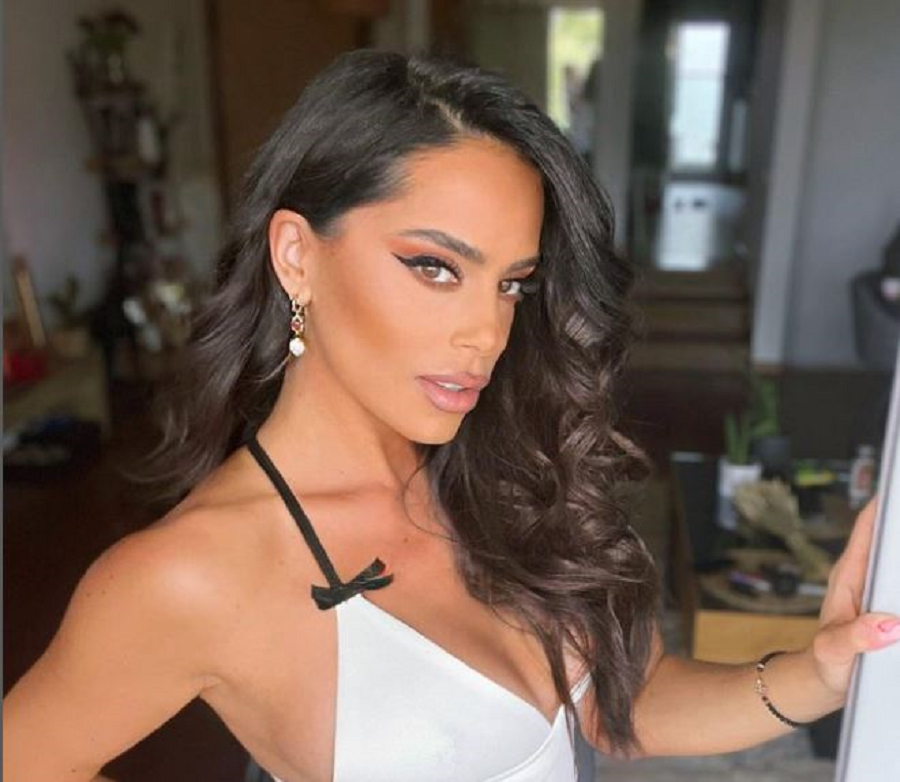 Η όλο νόημα ανάρτηση της Μαρίας Αντωνά