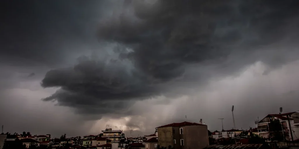 Καιρός: Η χώρα “σπάει” στα δύο!