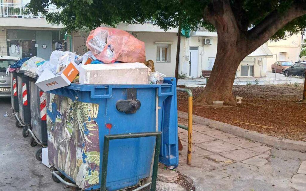 Ένα πάρκο μέσα στη δυσοσμία (Photos)