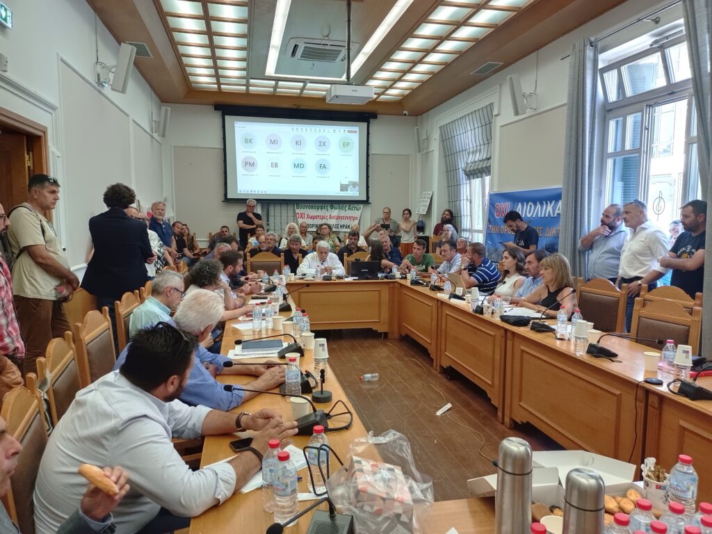 Σφοδρές αντιδράσεις στον Αποκόρωνα για το καλώδιο του ΑΔΜΗΕ! Απαντά ο Ξυλούρης