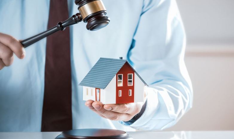 Πάνω από 8.500 πλειστηριασμοί ακινήτων ως το τέλος του χρόνου