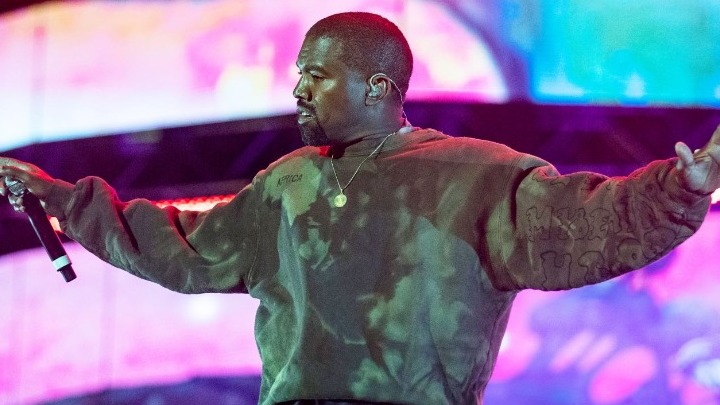 Ο Αμερικανός ράπερ Κάνιε Γουέστ στη Μόσχα για μια ιδιωτική επίσκεψη, σύμφωνα με ρωσικά μμε