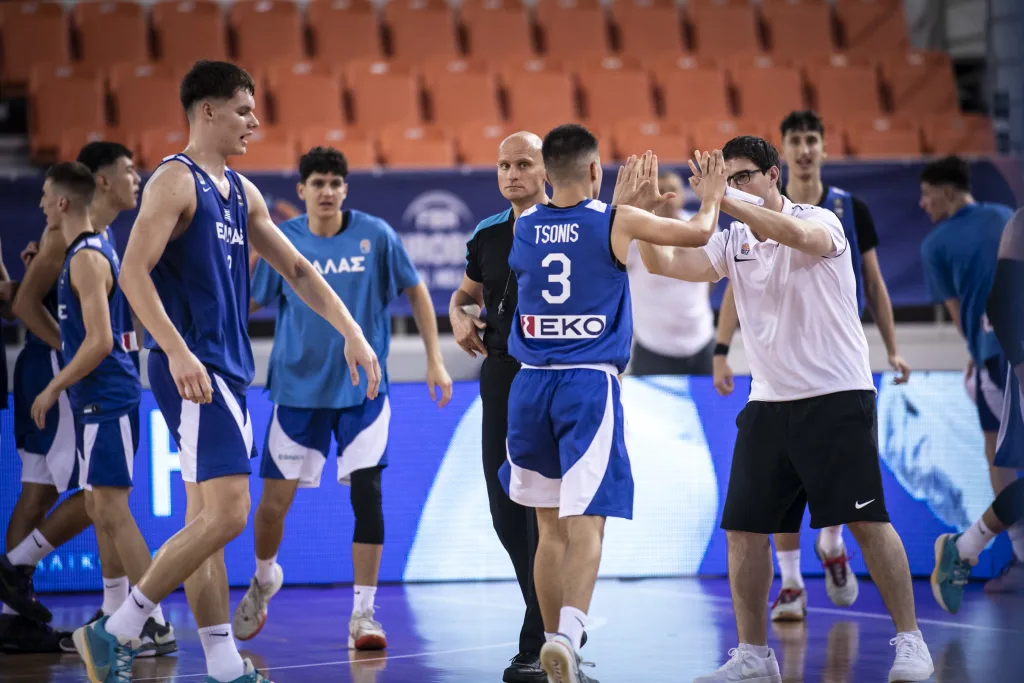 Ασταμάτητη η Εθνική Παίδων, πέρασε στα ημιτελικά