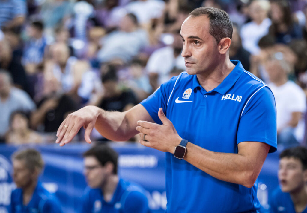 Καλαμπόκης: «Στην Εθνική Παίδων χτίζεται η σωστή νοοτροπία»