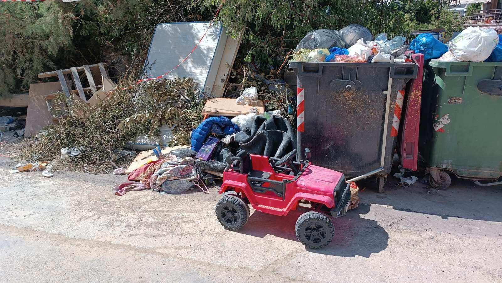 Ντροπή για τα σκουπίδια και τους… εξυπνάκηδες