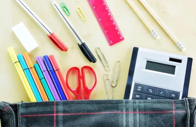 Από τις 28 Αυγούστου το «καλάθι του μαθητή»: Πόσο θα κοστίζει η σχολική λίστα – Τι δεν μπαίνει στο καλάθι