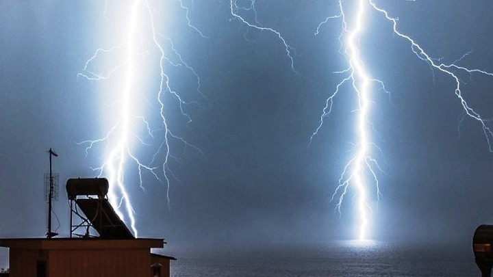 Περισσότερες από 50 κλήσεις έχει λάβει για την Αττική η Πυροσβεστική λόγω των έντονων καιρικών φαινομένων