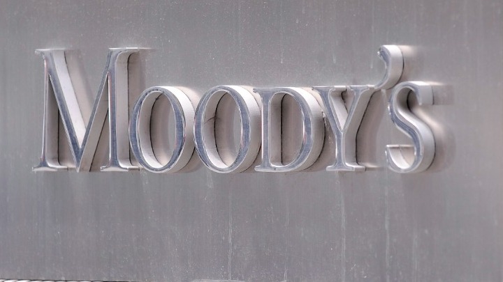 Moody’s: Αναβάθμισε σε θετικές τις προοπτικές της ελληνικής οικονομίας – Επιβεβαίωσε το αξιόχρεο Ba1