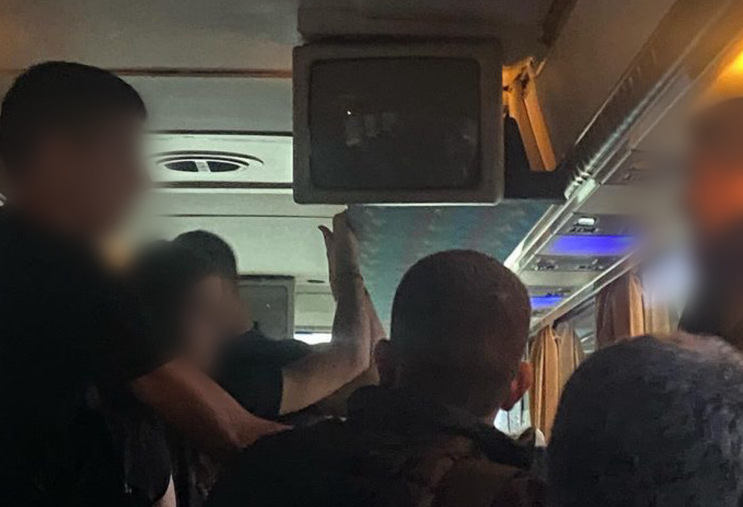 Παιδιά όρθια στον ΒΟΑΚ – Είναι αυτό ασφάλεια; (Photos, Video)