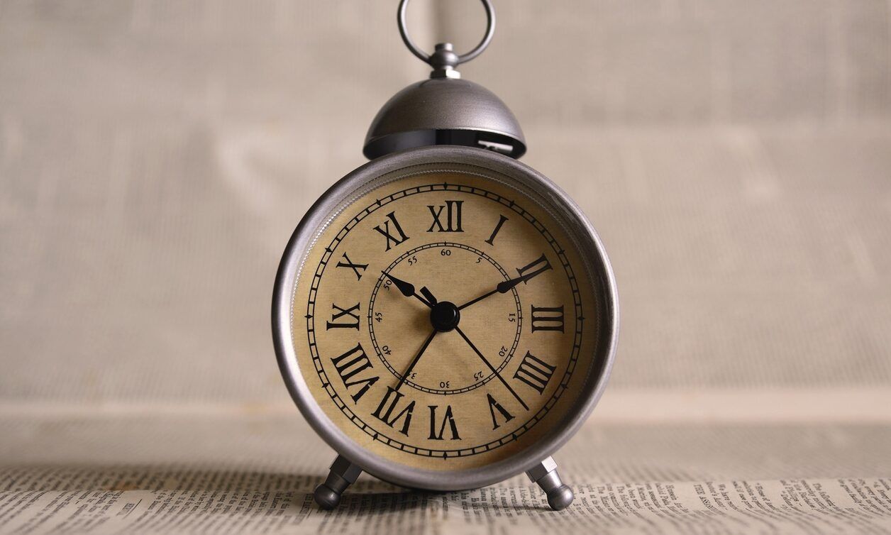 Αλλαγή ώρας: Πότε θα πάμε τα ρολόγια μας μια ώρα μπροστά