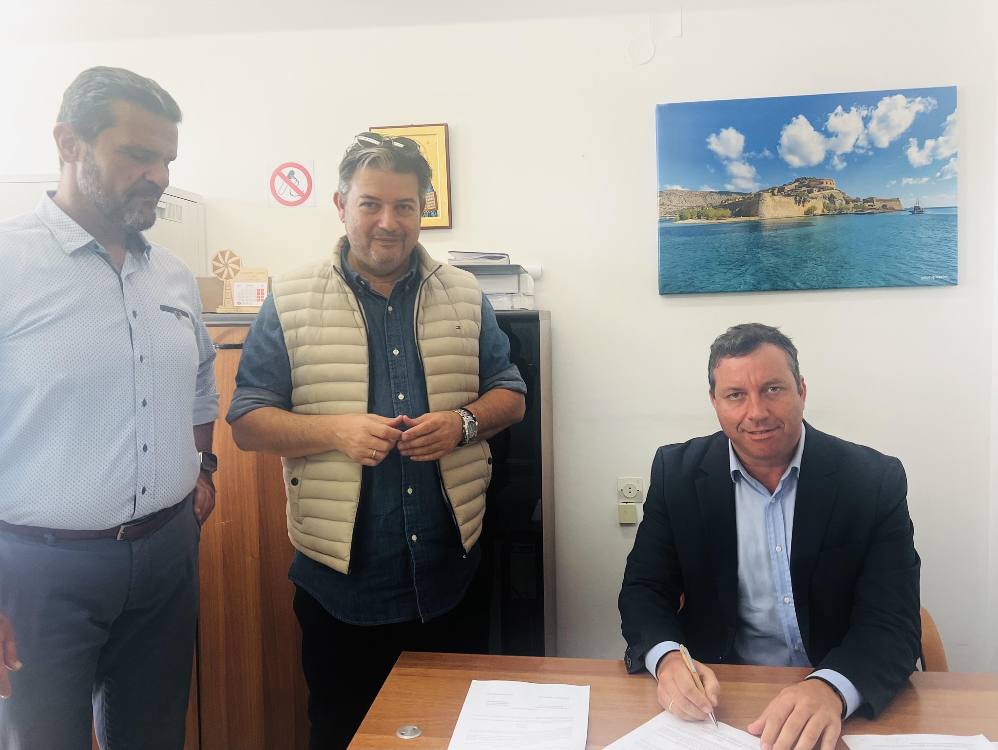 Υπογράφηκαν συμβάσεις για αθλητικές υποδομές του Λασιθίου