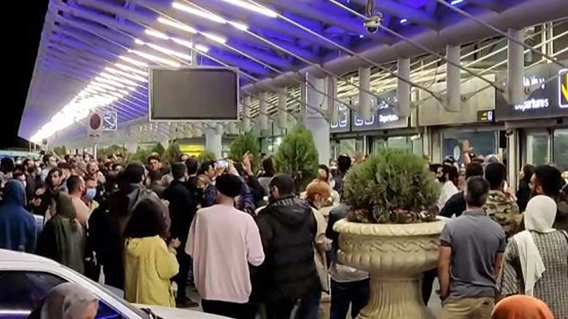 Ακυρώνονται όλες οι πτήσεις στα αεροδρόμια του Ιράν από τις 9 το βράδυ