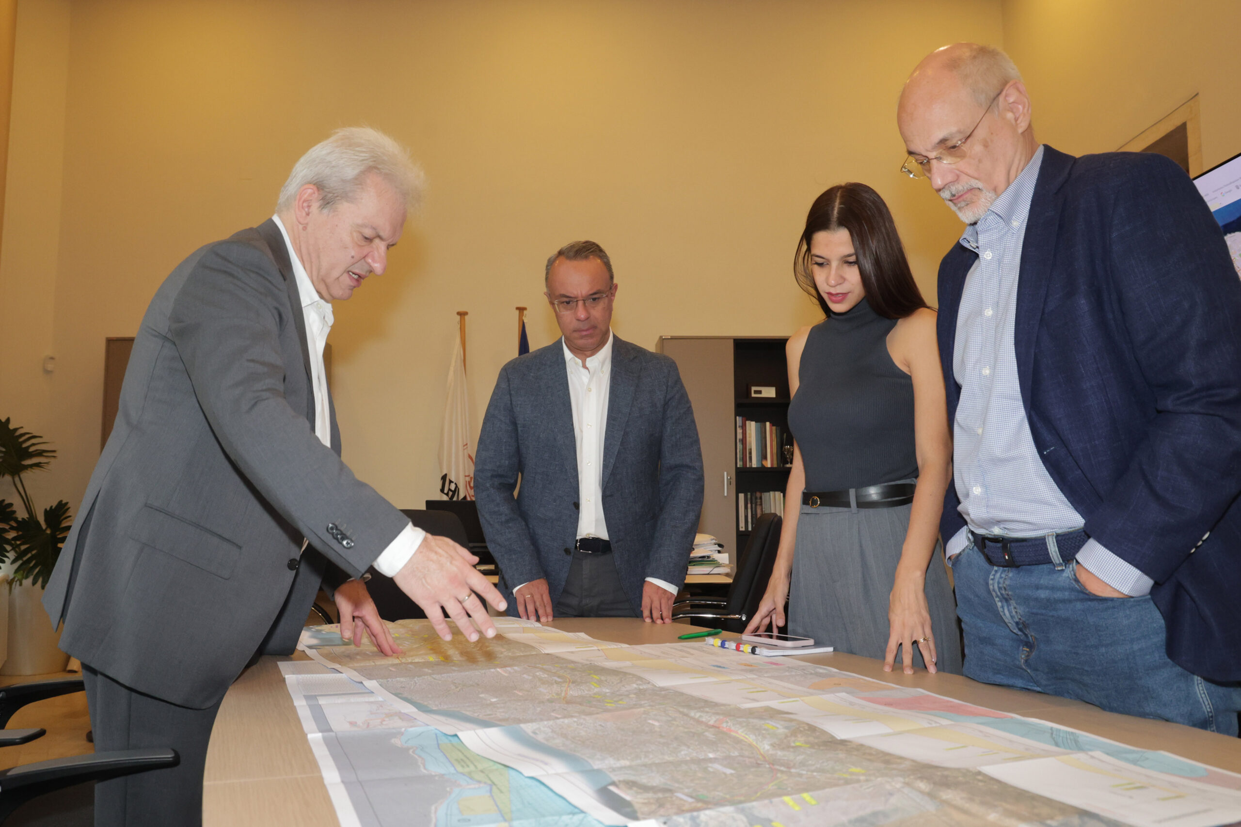 ΒΟΑΚ και αξιοποίηση του «Νίκος Καζαντζάκης» στην ατζέντα της συνάντηση Καλοκαιρινού-Σταϊκούρα