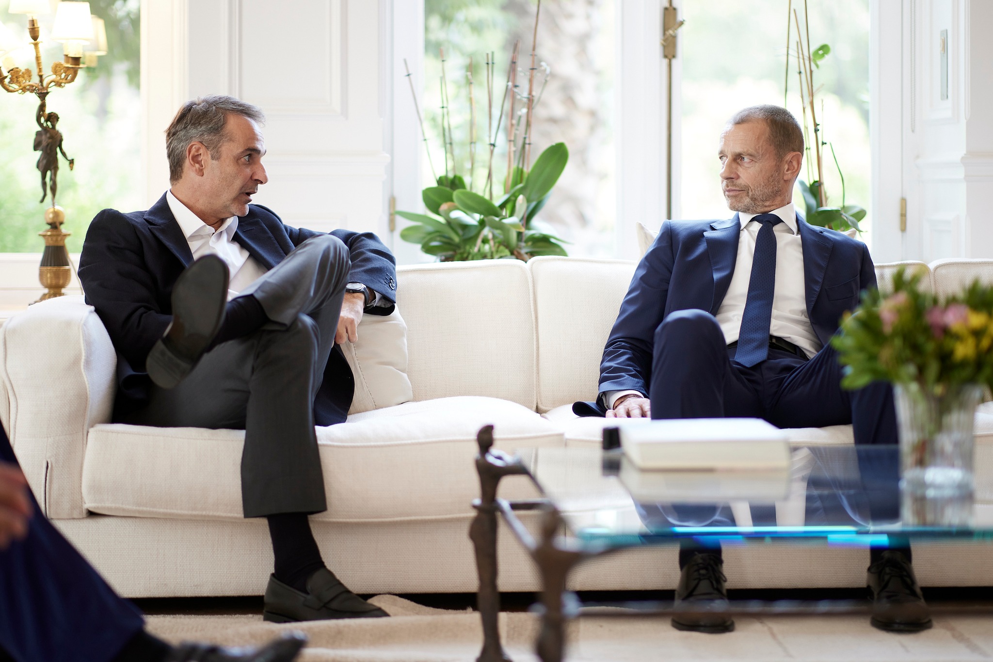 Συνάντηση Μητσοτάκη με τον πρόεδρο της UEFA για την οπαδική βία