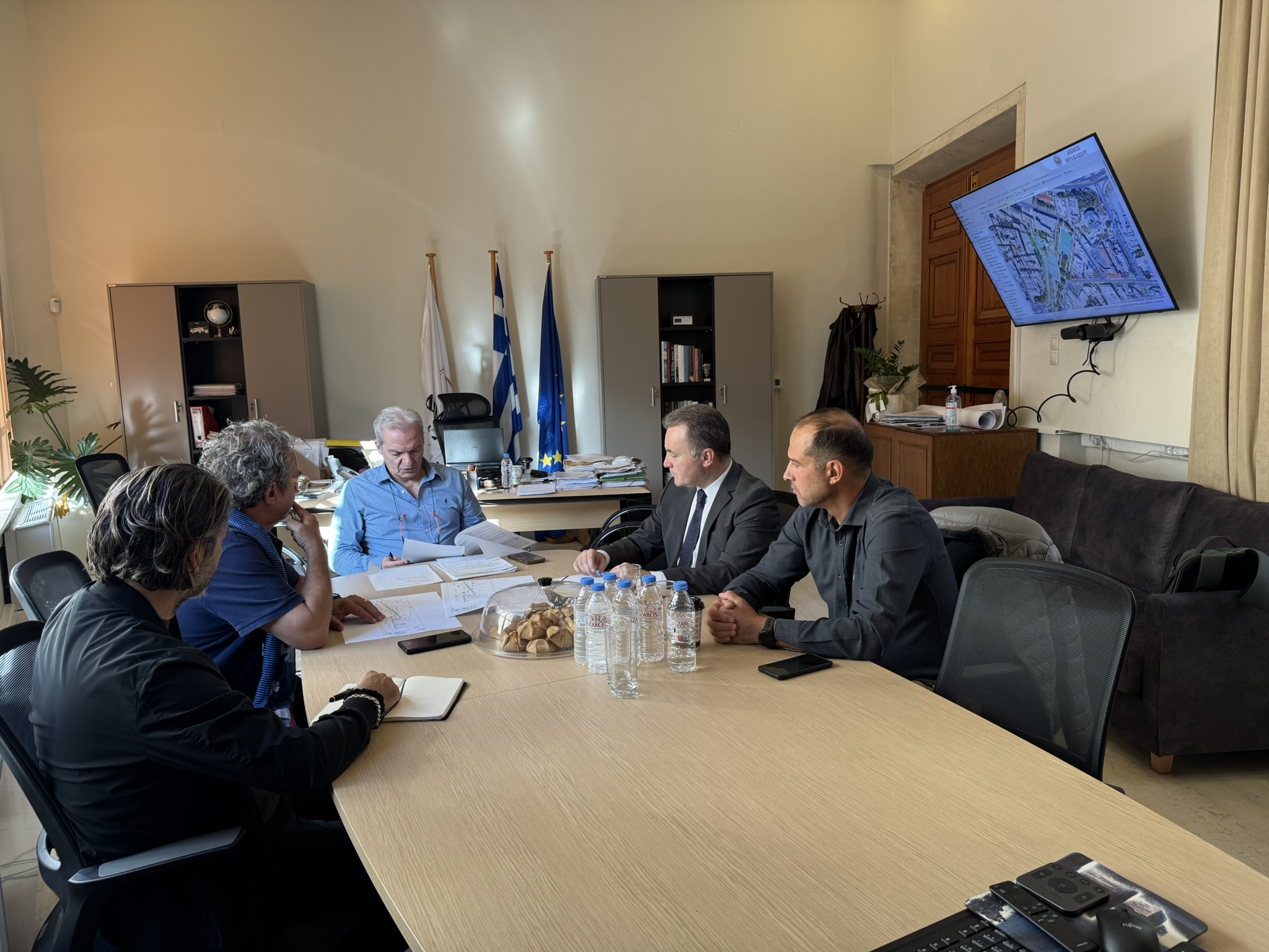 Συνάντηση Καλοκαιρινού με τη διοίκηση του ΟΑΑ Ηράκλειο