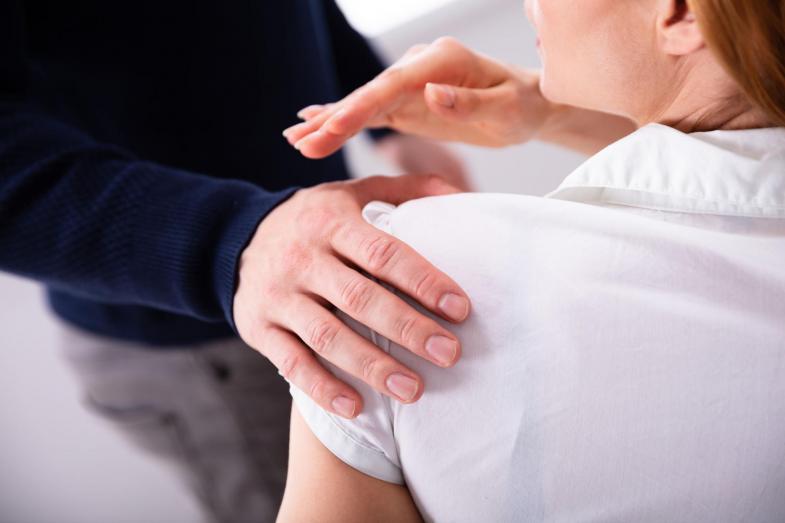 Μάστιγα στην Ελλάδα η σεξουαλική παρενόχληση στο χώρο εργασίας